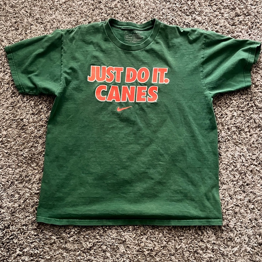 University of Miami T-Shirt. Size Medium